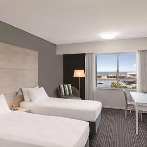 Aqua View Room